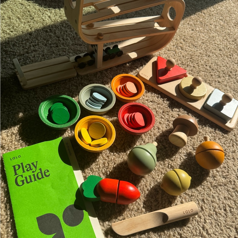 LALO play guide box 16-18 months